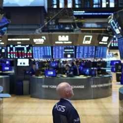 Acciones subieron hasta 12% y el Merval cerró en leve alza