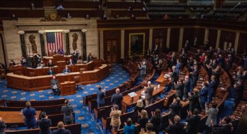 Demócratas apoyan un paquete presupuestario para terminar con la crisis