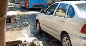 Reparaciones fallidas: la pérdida de agua que vuelve a aparecer y preocupa a los vecinos de Ciudad
