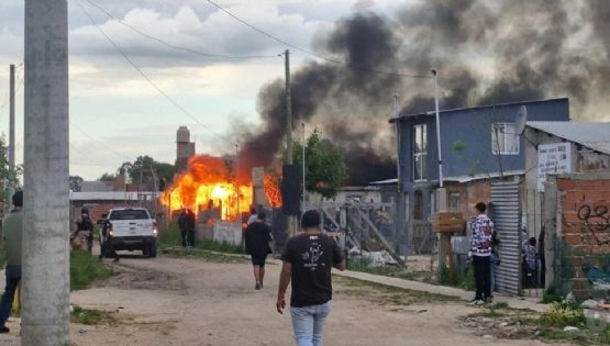 Incendiaron la casa de un niño acusado de manosear a sus compañeras de escuela