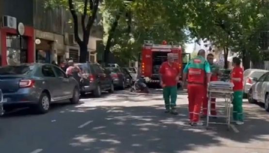 Tragedia en Caballito: se incendió un hotel familiar y hay un muerto