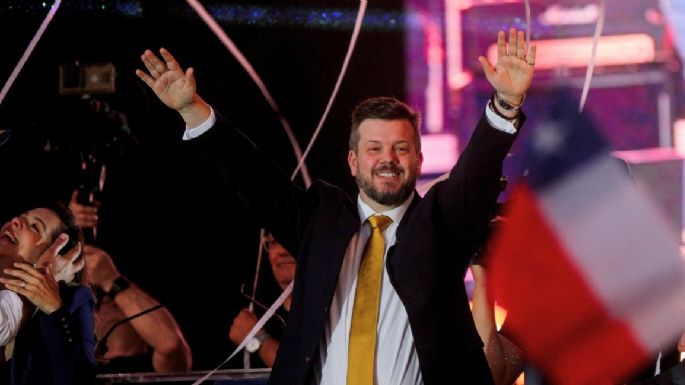 El Milei chileno, cierre de campaña con AC/DC, guiños a Pinochet y mano dura