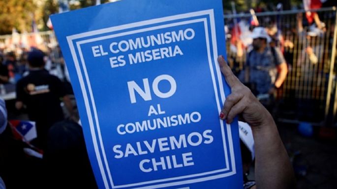 El Milei chileno, cierre de campaña con AC/DC, guiños a Pinochet y mano dura