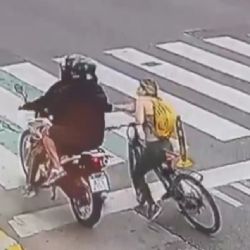 Una turista rusa se defendió del robo de dos motochorros en Palermo