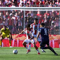 A Instituto lo anularon dos goles ante Talleres en Córdoba y clasificó la T