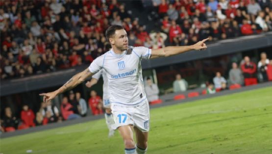 Racing derrotó sobre la hora a Newell´s, clasificó y hasta podría ser segundo