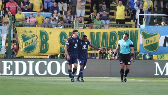 La Lepra se despidió con triunfo ante Defensa y evitó el último puesto