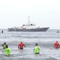 Desperada búsqueda de un joven sanjuanino arrastrado por el mar en La Serena