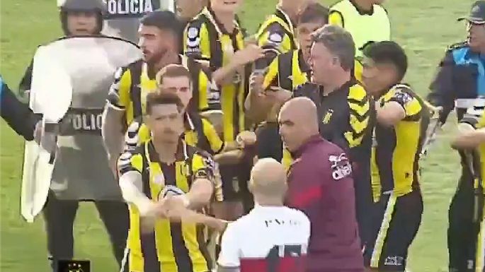 Tras la "tangana", el árbitro sólo informó a un futbolista de Deportivo Madryn