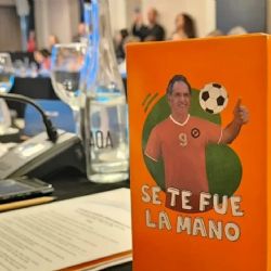 Scioli presentó su marca de yerba mate con un curioso slogan: “Se te fue la mano”