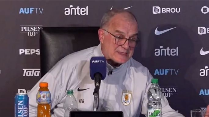 Marcelo Bielsa descartó su renuncia como de la selección uruguaya