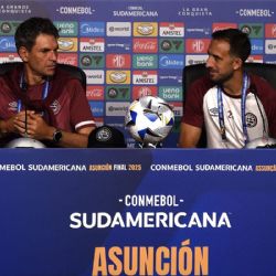 Lanús y Atlético Mineiro se enfrentan "por la gloria" en el Defensores del Chaco