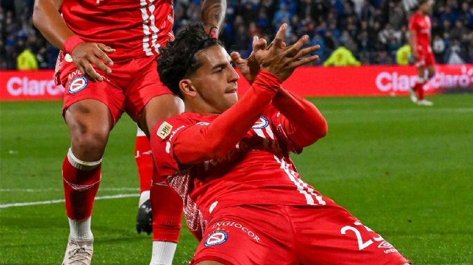 Hernán López Muñoz la rompió y Argentinos eliminó a Vélez en Liniers