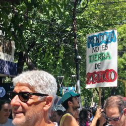 Cientos de personas se manifiestan en contra de la minería