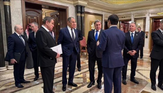 El Kremlin afirma que representantes rusos y ucranianos se reunieron en Abu Dhabi