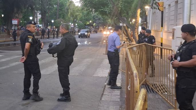 Complicada salida de los diputados promineros