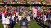 Foto ilustrativa de la nota titulada: La AFA sancionó a Estudiantes y a Verón por el pasillo de espaldas a Rosario Central