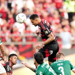 Flamengo campeón ante Palmeiras: poco fútbol, mucho roce, cabezazo y a cobrar