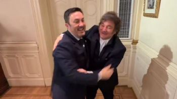 El curioso video de la reunión de Gabinete musicalizado con una canción de James Brown