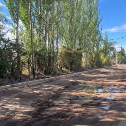 Un caño roto por día: la queja de los vecinos de Luján en medio de una obra de asfalto