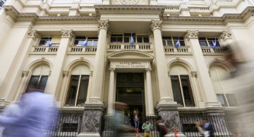 El dólar oficial se mantuvo cerca de los $1.500