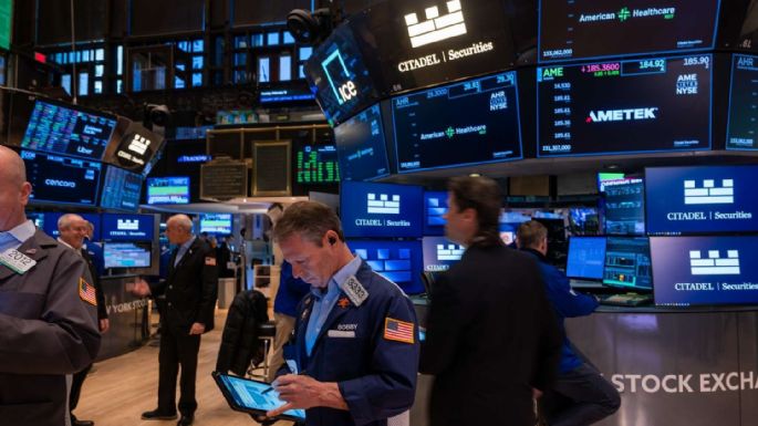 Las acciones operaron a la baja en el comienzo de semana 