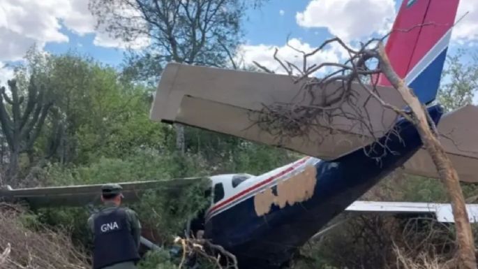 Una avioneta que transportaba 140 kilos de cocaína se estrelló en Salta: hay dos detenidos