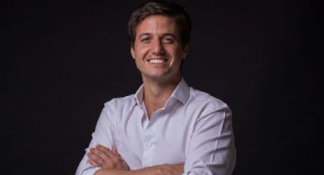 Quién es el asesor de Milei que está bajo la lupa de la justicia de Uruguay