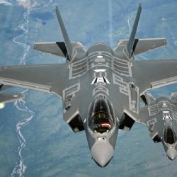 EE.UU. envía aviones de ataque a El Salvador en medio del despliegue de tropas regionales