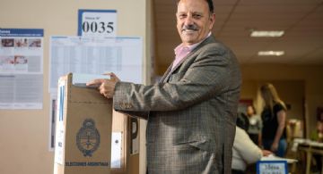 Tras caer en las elecciones, Ricardo Quintela le pidió la renuncia a todo su Gabinete