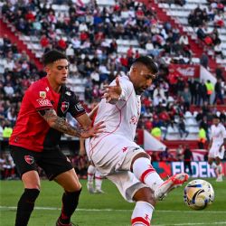 Newell´s le ganó a Huracán de visitante y se queda en primera
