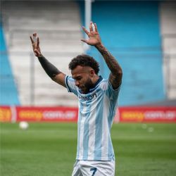 Racing venció a Defensa y Justicia sin público y con asistencia de Cambeses