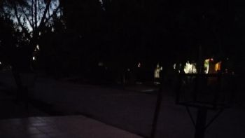 En penumbras: vecinos reclaman por el alumbrado público en un barrio de Maipú