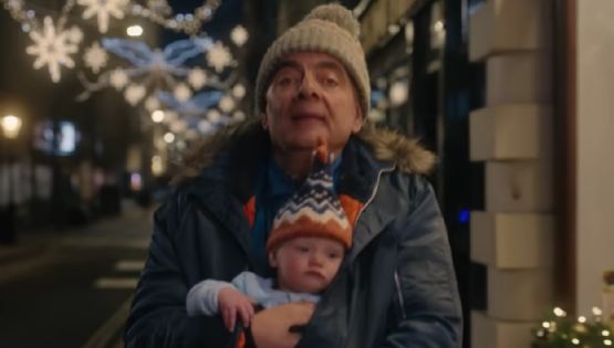 "Hombre vs. Bebé", la miniserie navideña que la rompe en Netflix 