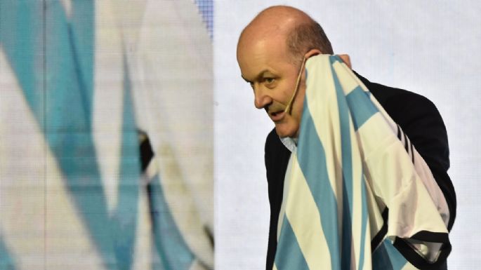 Federico Sturzenegger salió a los "tubazos" contra Techint y el "compre nacional"