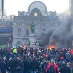 Una Europa sin aliados busca el rumbo entre tractores, barricadas y el fantasma del Mercosur