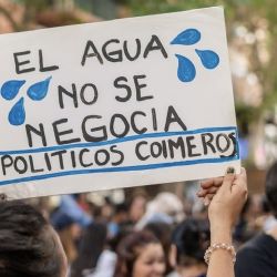 Dirigentes de la oposición se sumaron a la marcha contra la minería