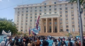 Miles de personas se movilizan contra la minería en Mendoza