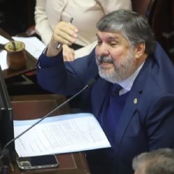 Peronistas denuncian que kirchneristas "apretaban" dirigentes para votar contra la reforma laboral