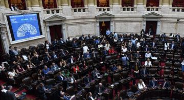 DNU por extraordinarias: fechas y proyectos de Presupuesto, Reforma Laboral y Penal