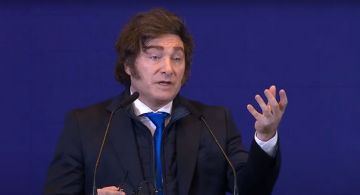 Milei criticó el endeudamiento de Macri frente a Caputo