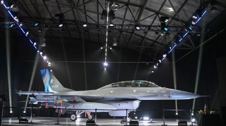 Misiles, bombas guiadas y cañones: así son los F-16 que compró Argentina