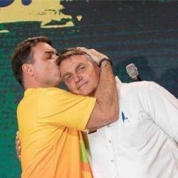 Flávio Bolsonaro anuncia que irá por la Presidencia de Brasil en 2026