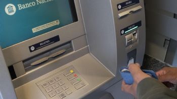 En febrero, los salarios volvieron a perder contra la inflación