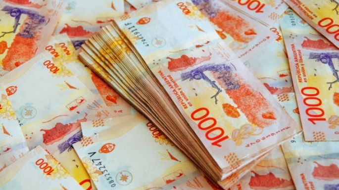 Con las tasas por las nubes, ¿conviene plazo fijo o dólar?