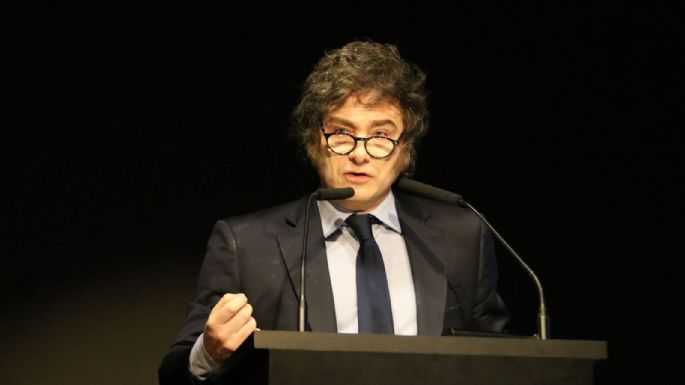El Banco Central ya ofrece comprar dólares a $1.000 para no dejar caer el precio