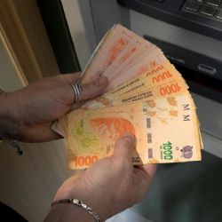 Esta tarde el Indec publica el índice de salarios de febrero: por qué es clave el dato