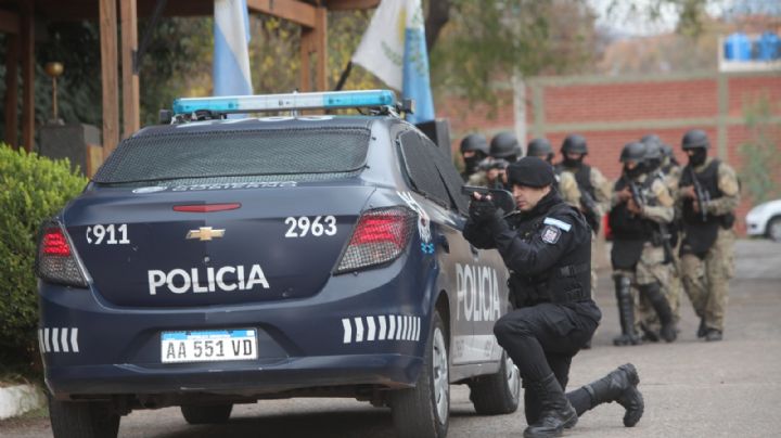 Godoy Cruz: un hombre con un cuchillo se atrincheró con dos mujeres
