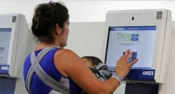 AUH: Cómo cobrar el refuerzo de $82 mil