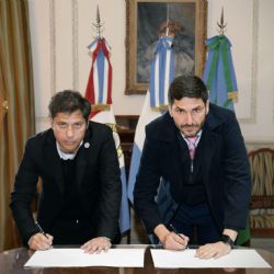 Kicillof se acerca al radicalismo para ir contra Milei